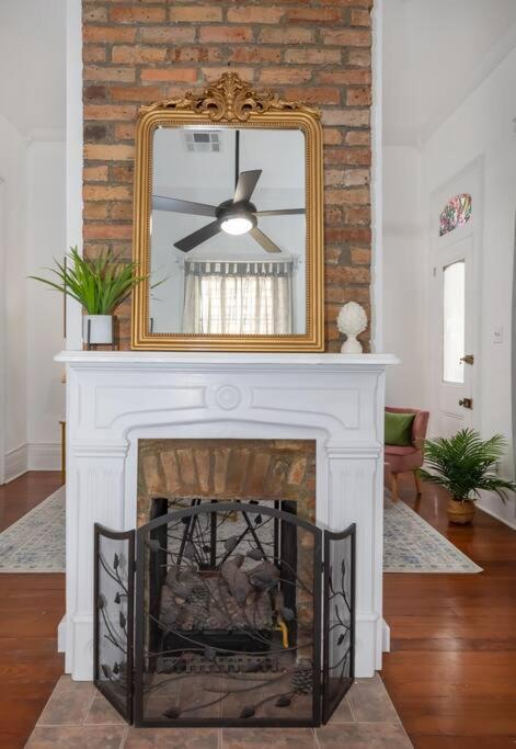 Beautifully Updated New Orleans Home Exterior photo